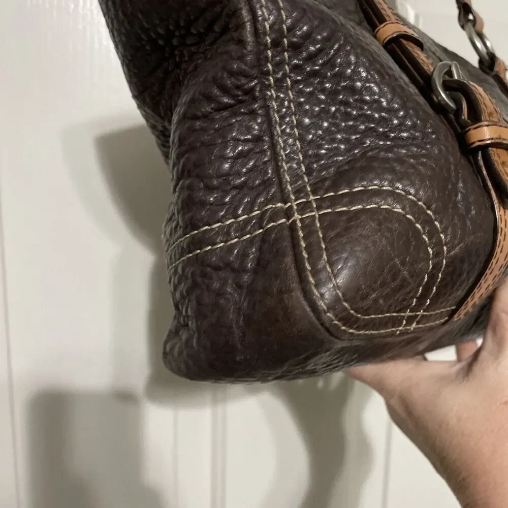Coach Chelsea Brown Pebbled Leather Tote shoulder bag Flaw Read - Picture 4 of 15